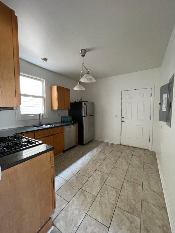 Foto del edificio - 572 Christopher St