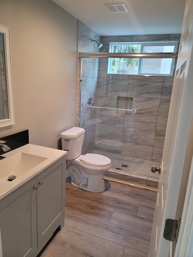 Foto del edificio - 5544 Tampa Ave