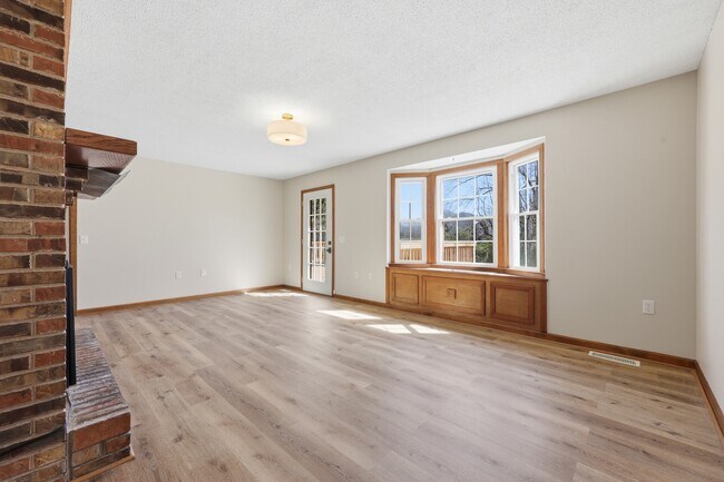 Foto del edificio - 1325 Sun Valley Rd