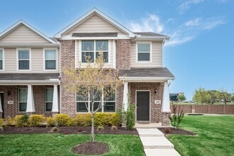 Building Photo - 2204 Greystone Dr