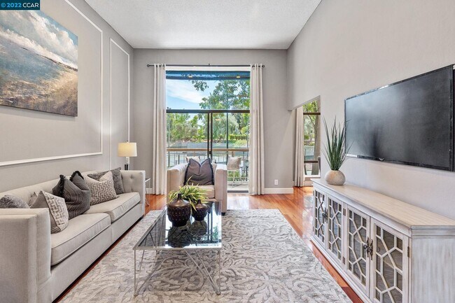 sala de estar - 300 N Civic Dr #313