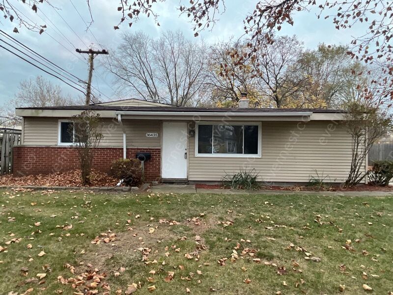 Primary Photo - 36435 Hazelwood St