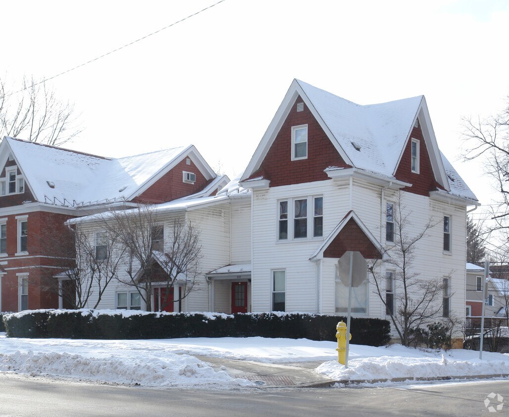 Foto del edificio - Westside Village Apartments
