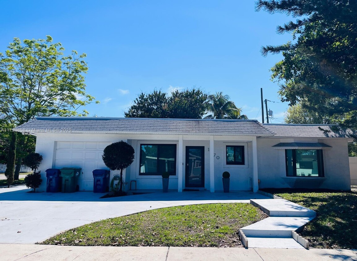 Primary Photo - 1170 NE 212th Terrace