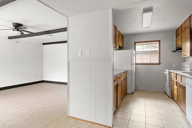 Building Photo - 3715 Ivanhoe Dr