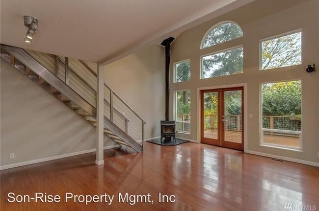 Building Photo - 3 br, 2 bath House - 400 Chuckanut Dr N.