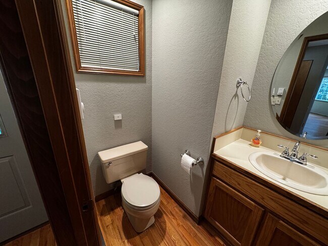 Foto del edificio - 3-Bedroom Secluded Poulsbo Home
