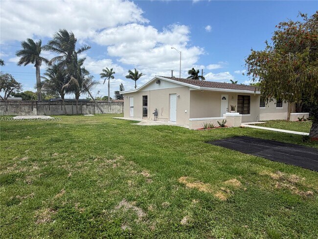 Foto del edificio - 10375 SW 152nd Terrace