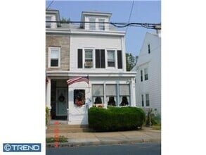 Building Photo - 524 Schiller Ave