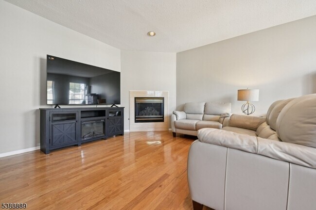 Foto del edificio - 7 Wildflower Ln