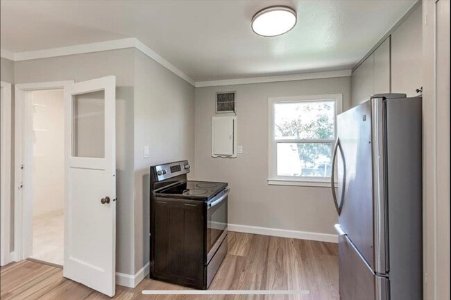 Building Photo - 911 Myrtle St