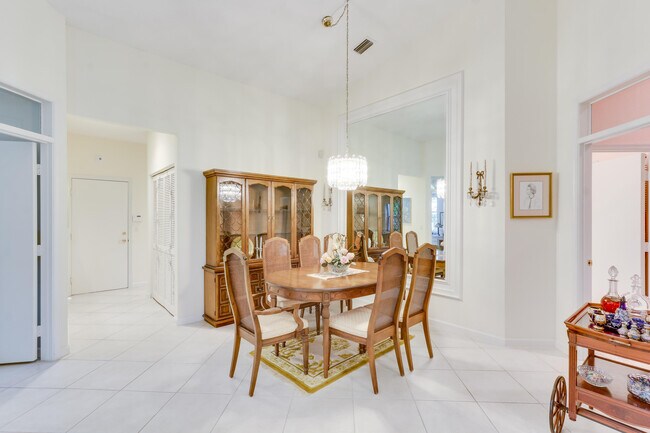 Foto del edificio - 4702 Carlton Golf Dr