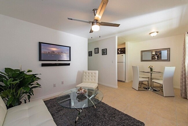 Interior Photo - Jade Palms