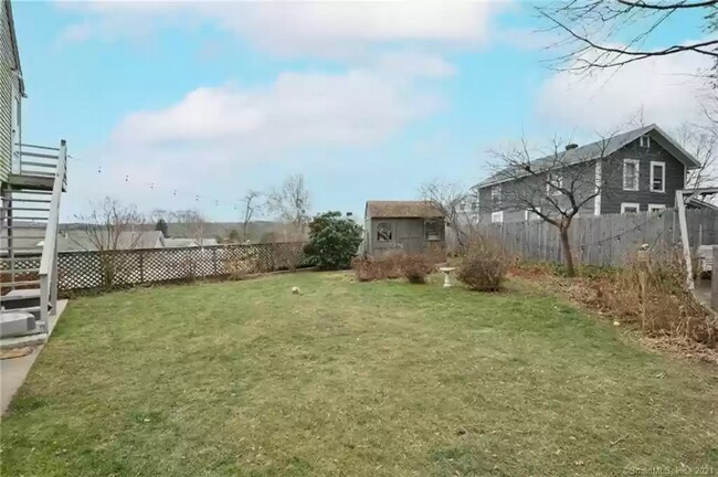 Foto del edificio - 135 Ball Farm Rd