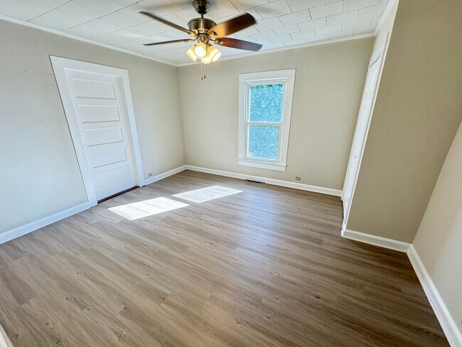 Foto del edificio - 2bd/1ba House on Lane St near Downtown Kan...