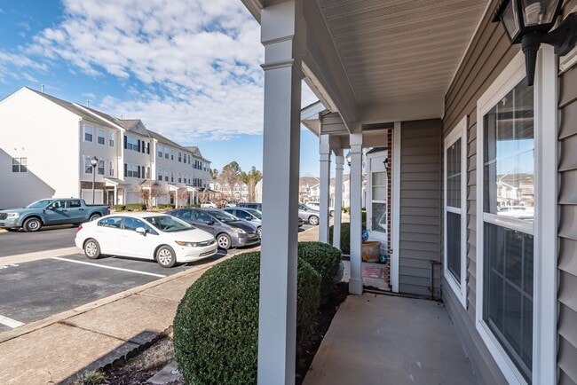 Building Photo - Two Bedroom Durham Townhouse: Available August 7th