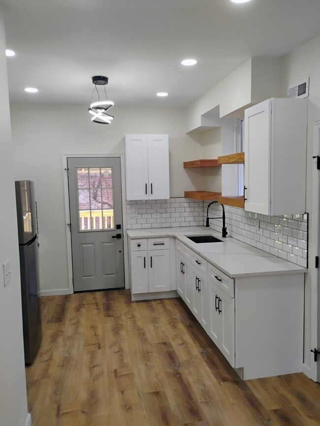 Building Photo - 1505 N Conestoga St