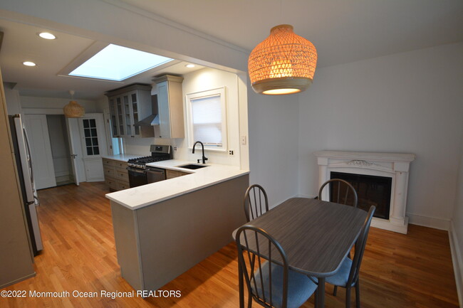 Building Photo - 703 S Edgemere Dr