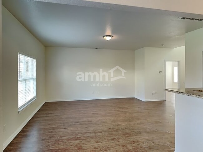 Building Photo - 1220 Arizona Dr