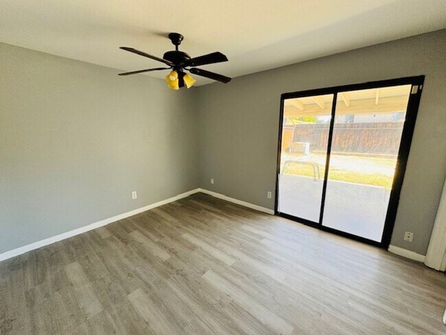 Foto del edificio - Westside Remodeled 3+2