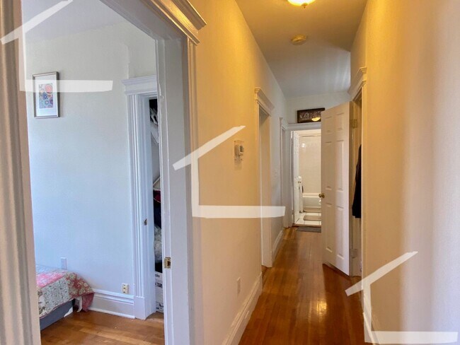 Foto del edificio - Fantastic Apt Near T w Ht & Hot Water Inc!...