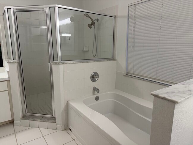 Foto del edificio - 30643 Tremont Dr