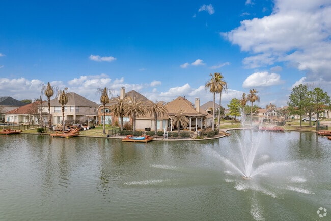 A row of large lake homes in steeplechase.