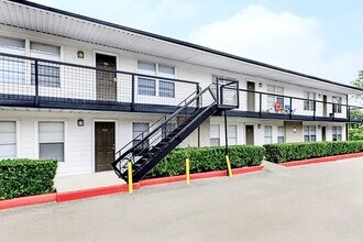 Building Photo - 5415 Scott St