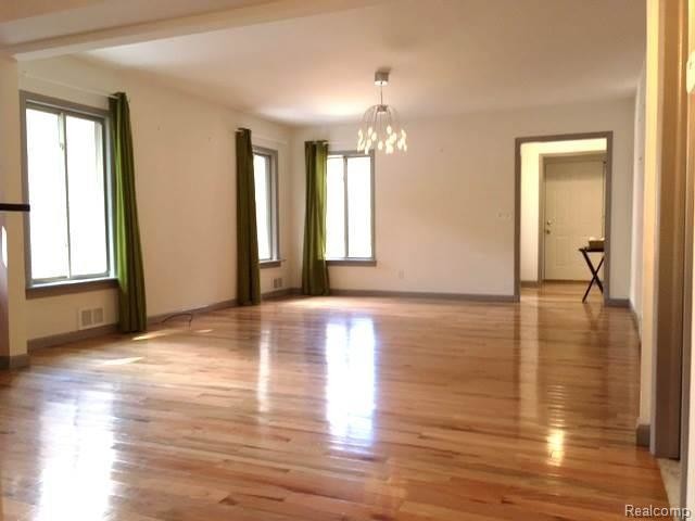 Building Photo - 334 N Alice Ave