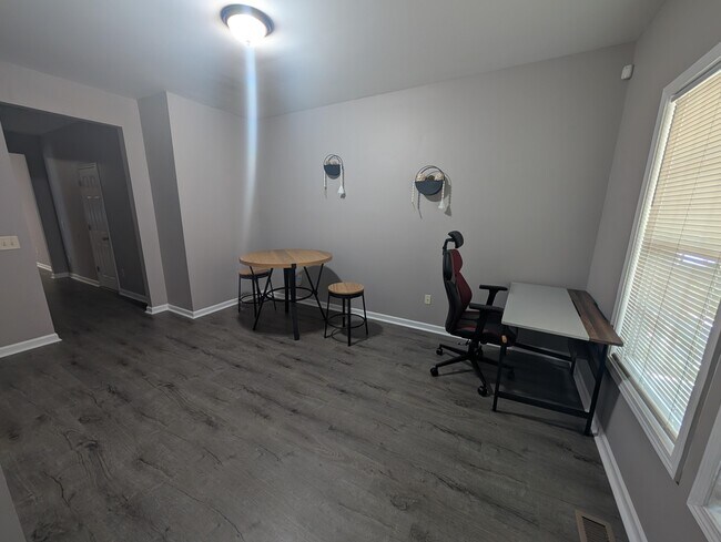 Foto del edificio - 1066 Margaret Pl NW