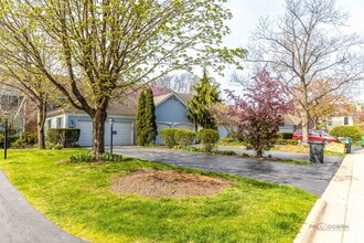 Building Photo - 851 Sutton Ct