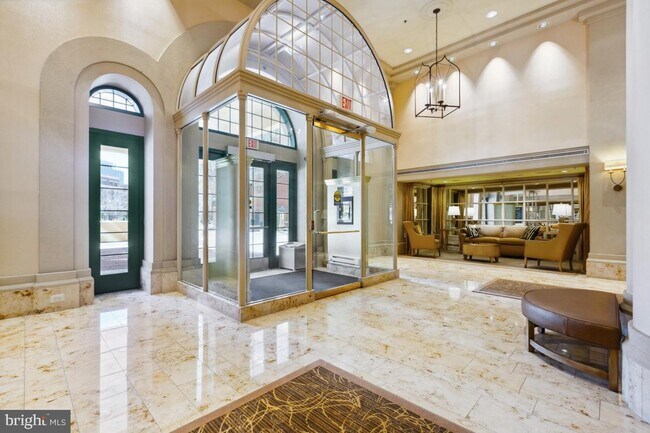 Foto del edificio - 2151 Jamieson Ave