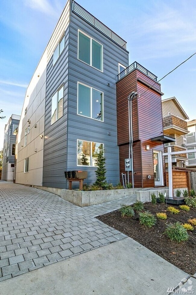 Building Photo - 9515 8th Ave NW