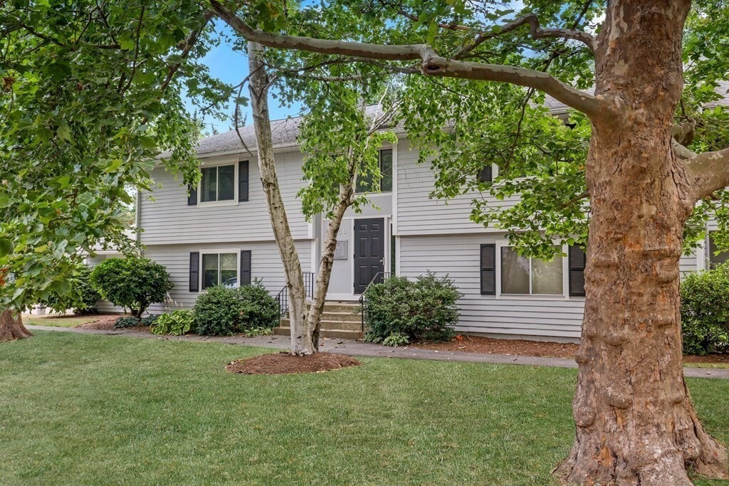 9 Beal's Cove Rd, Hingham, MA 02043 Townhome Rentals in Hingham MA