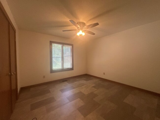 Building Photo - 5652 Thea Ln