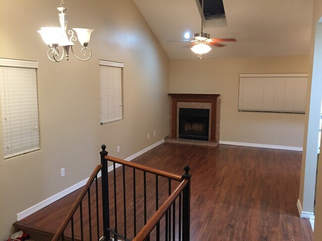 Foto del edificio - 14216 Woodlands Dr