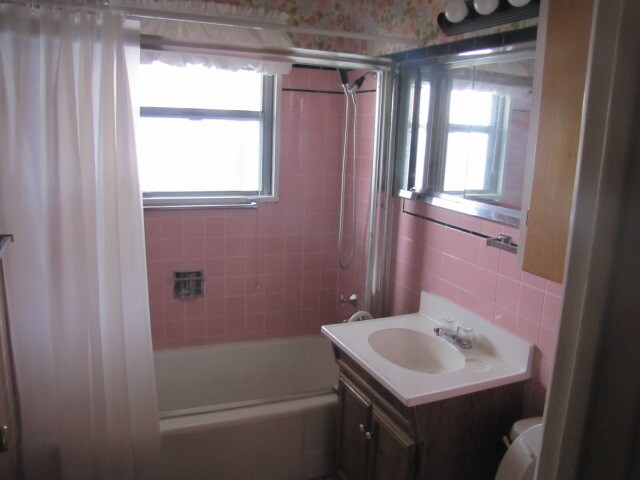 Foto del edificio - 2114 E 18th St