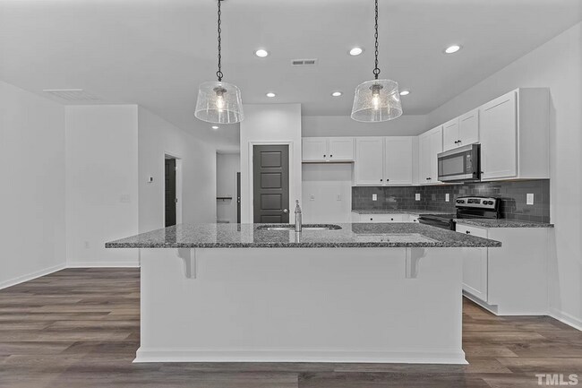 Building Photo - 17 Curren Dr