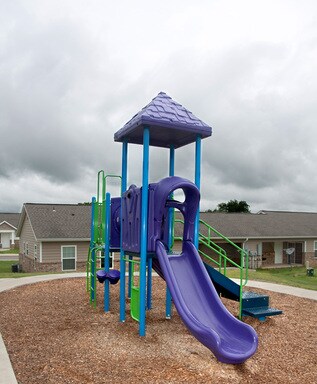 Building Photo - 139 Rivercrest Dr