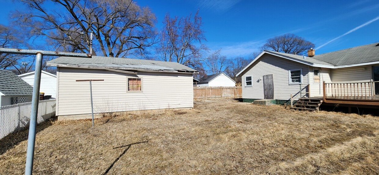 Building Photo - 3307 Hoover Ave