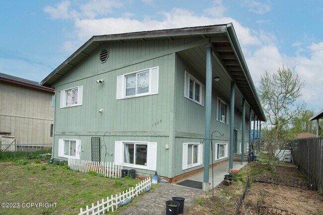 Building Photo - 1539 Latouche St