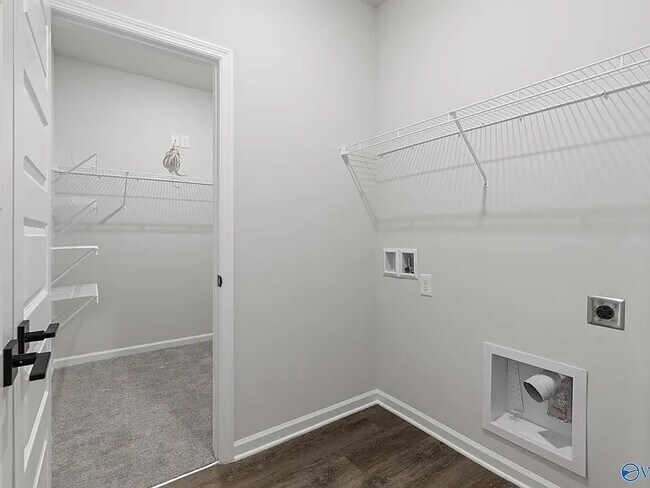 Building Photo - 113 Striker Ln