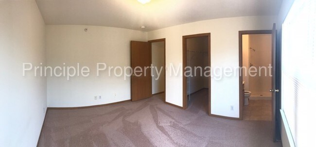 Building Photo - 1401 W Covington Ct