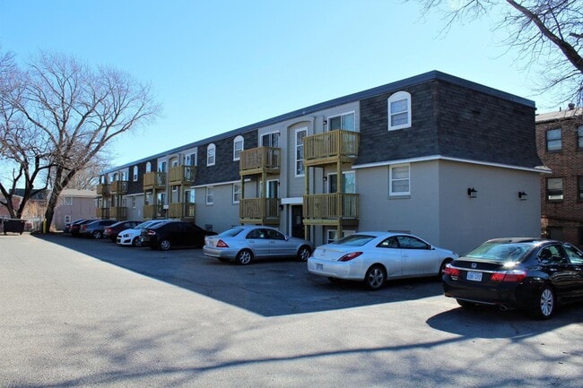 Building Photo - 526 N 14th St