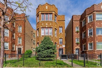 Building Photo - 1121 N Leclaire Ave