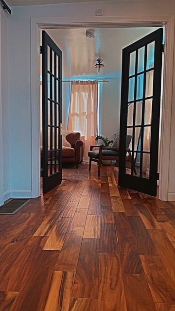 Foyer - 22 Linwood St