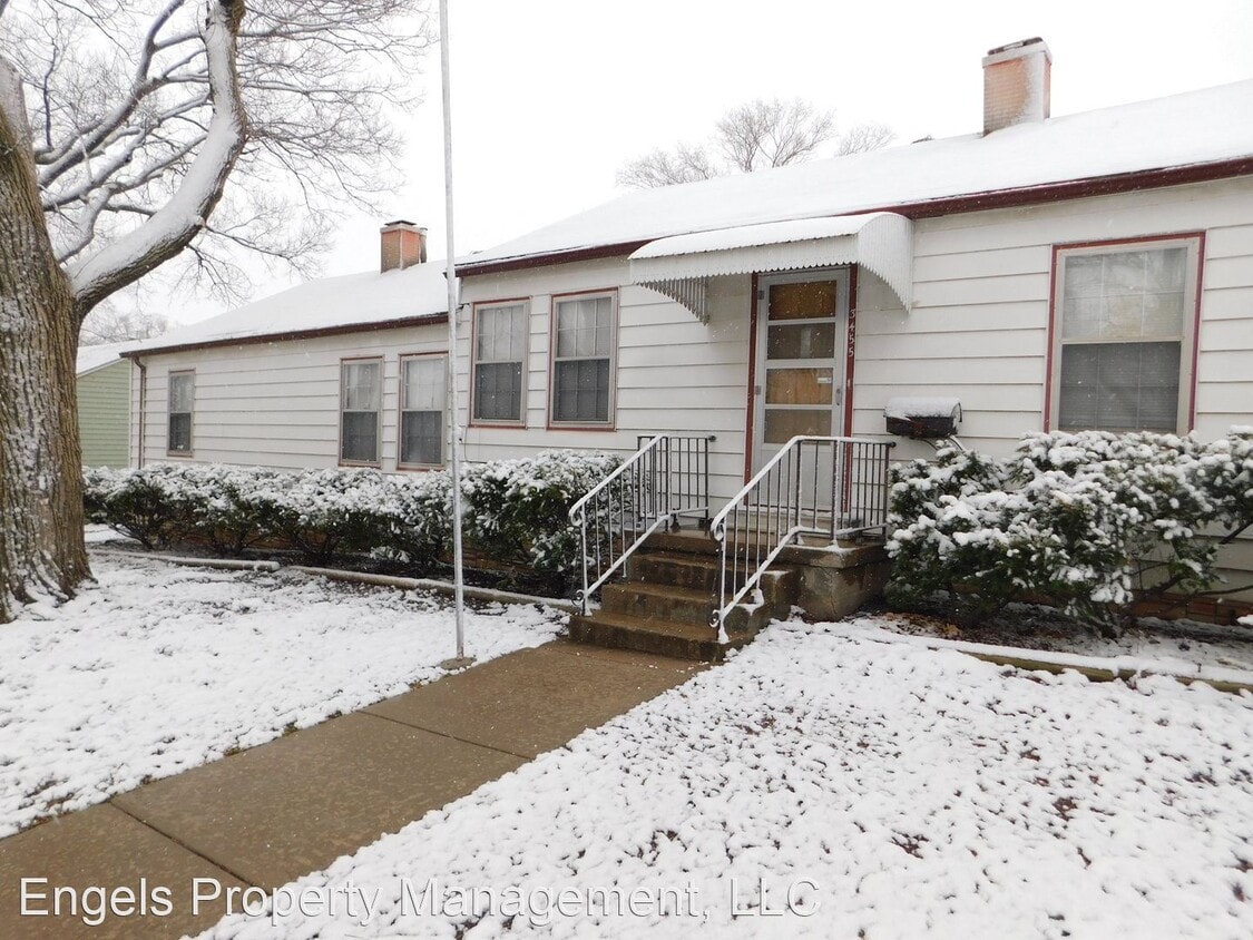 Primary Photo - 4 br, 2 bath House - 3455 E Sunnybrook Ln