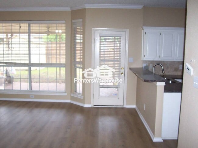 Building Photo - 1006 Cassion Dr