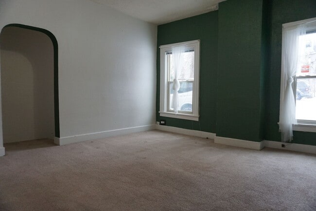 Building Photo - 635 E 100 S