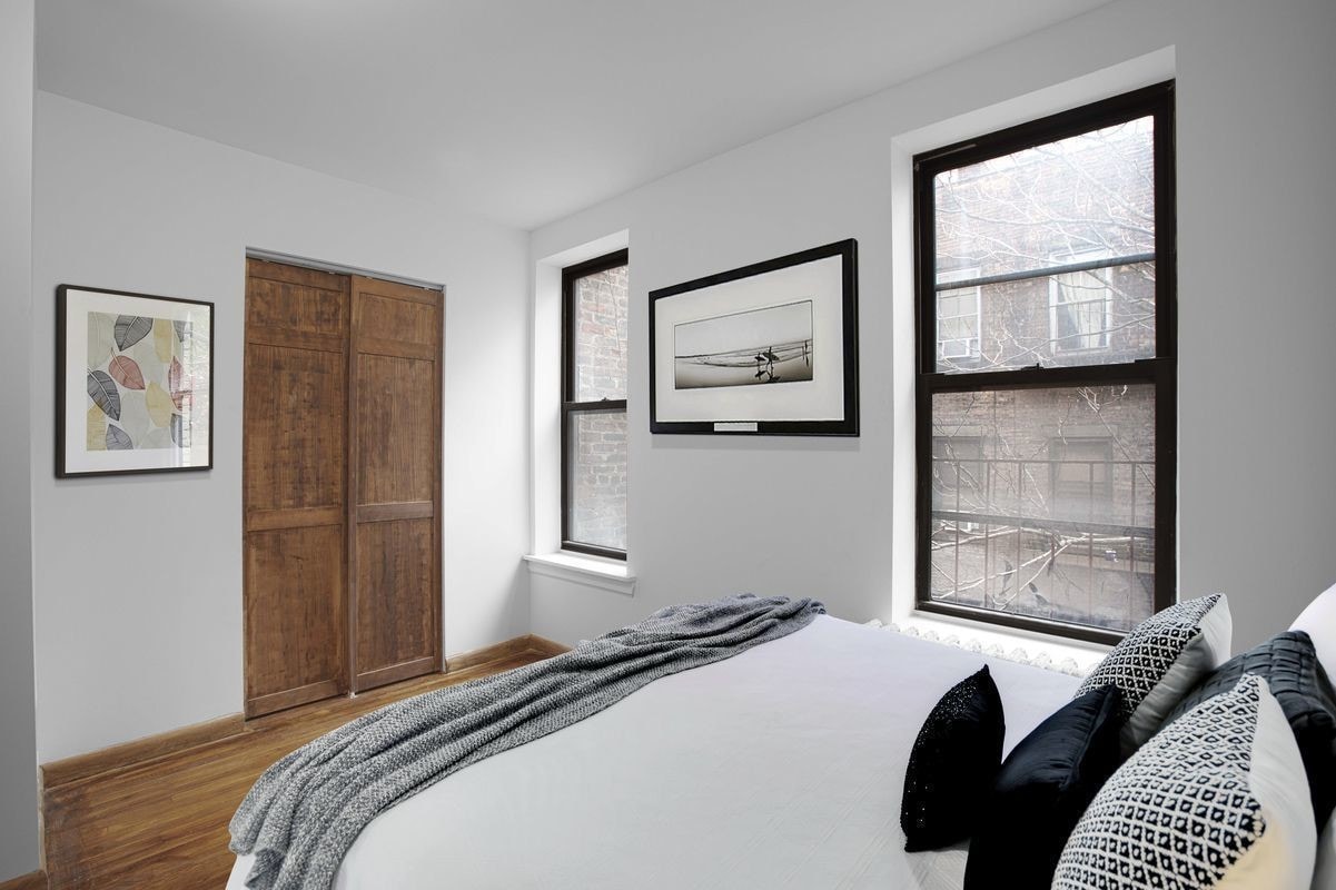Building Photo - 32 St Marks Pl